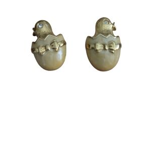 Avon Gold and Cream Duck Earrings